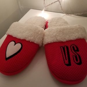 New Victoria Secret sweater-knit scuff slippers